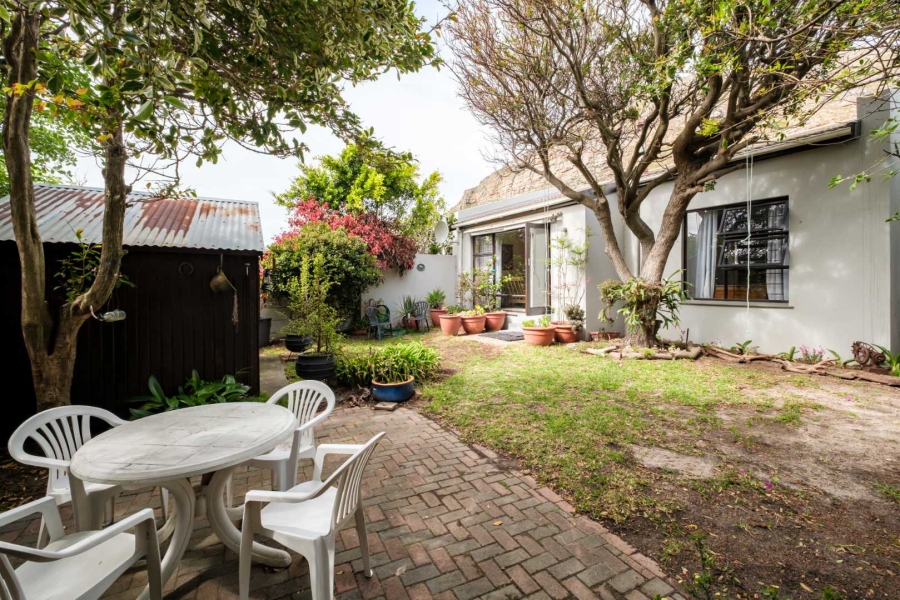 2 Bedroom Property for Sale in Lakeside Western Cape